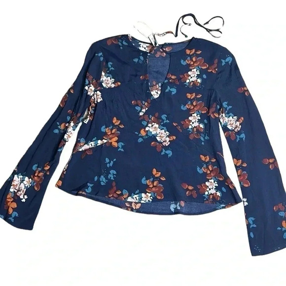 Nwt Anthropologie,floral fitted top,reg 90$keyhole,tie wrap,slight flare cuff. - Picture 1 of 11
